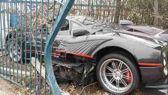 A făcut praf maşina neasigurată, în valoare de 1,4 milioane de euro a şefului său. Motivul e uluitor