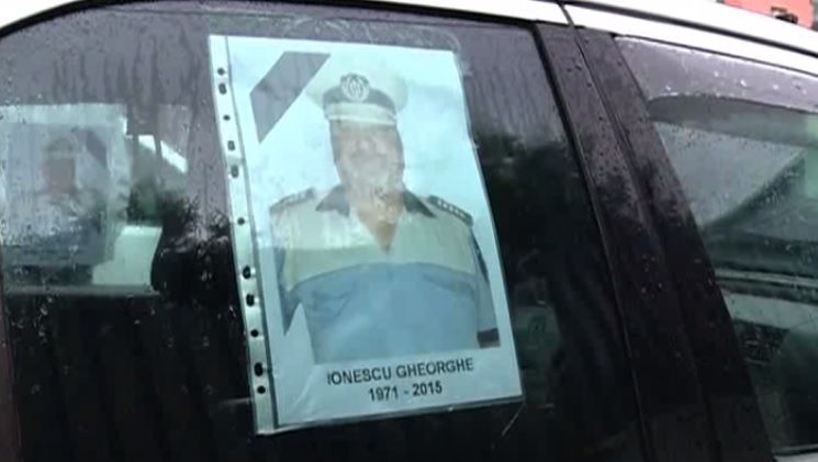 Poliţistul-erou Gheorghe Ionescu, înmormântat cu onoruri militare 