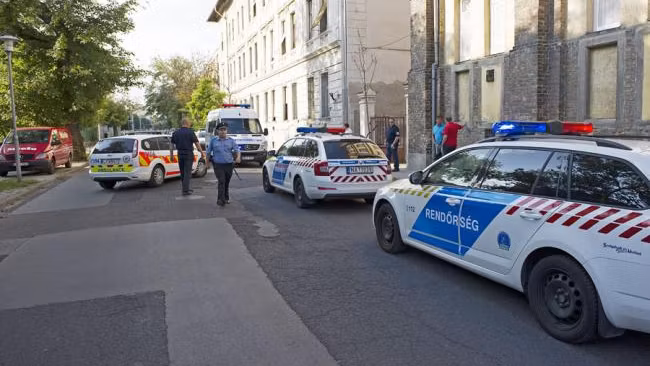 12 români suspectaţi de trafic de persoane, reţinuţi de autorităţile ungare