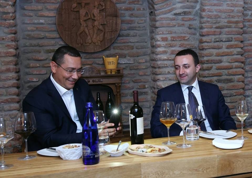 Câte zile a lucrat Ponta în ultimele două luni! Nici regii nu-şi permit un asemenea huzur!