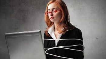 Ești un om pesimist? Află ce ți se poate întâmpla neplăcut 