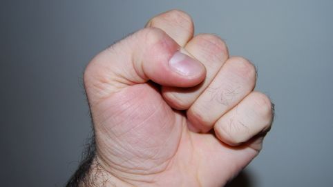 Bătaie cu repetiţie, la Cluj. De ce a fost bătut un bărbat de acelaşi agresor: "Nu mai era aşa beat"