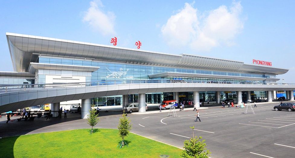 Aeroportul din Phenian are fântâni de ciocolată, dar îi lipseşte ceva esenţial. Despre ce e vorba