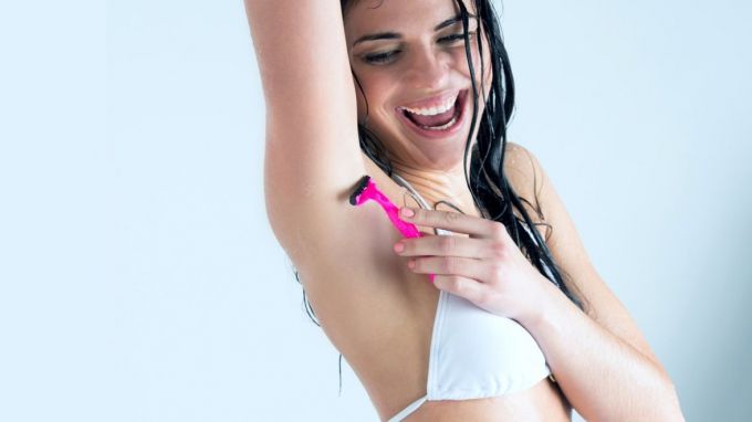 Greşeala pe care o fac toţi când se rad la subraţ