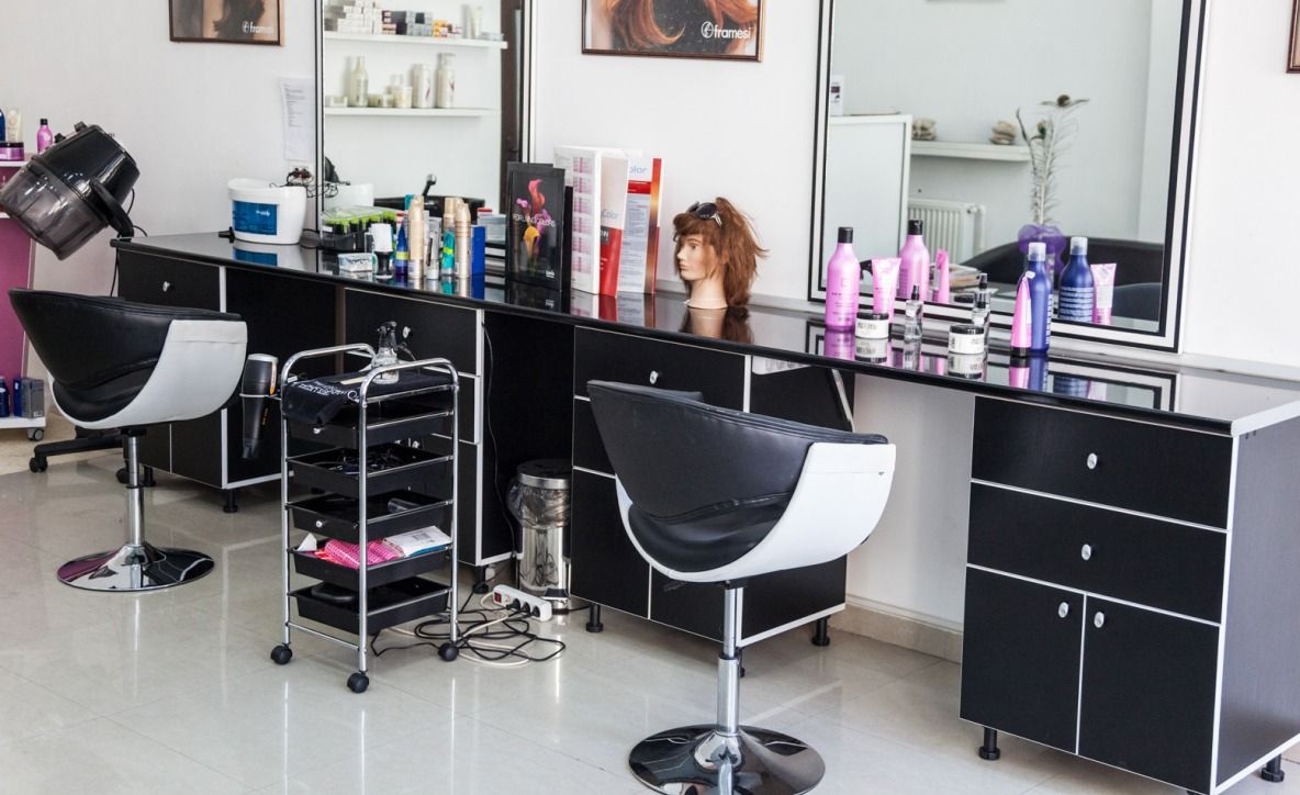 A mers la salon. ŞOC a doua zi: "Toată pielea ardea". Atenţie, multe femei apelează la procedură!