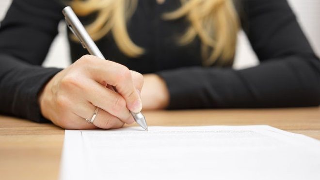 Poveste adevărată: "Soţul meu şi-a făcut o amantă în timp ce eu munceam în Franţa"