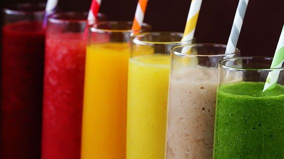 E delicios, se prepară ușor și te ajută să slăbești! Despre ce smoothie e vorba 