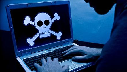 A postat pe Facebook o poză de la muncă. E şocant ce a păţit în mai puţin de 24 de ore