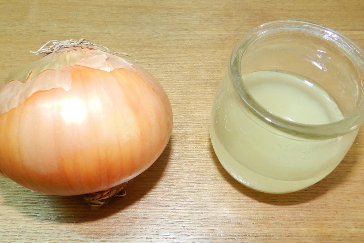 Beneficiile sucului de ceapă