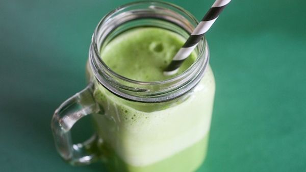 E de două ori mai eficient decât medicamentele. Sucul natural care elimină toxinele din ficat