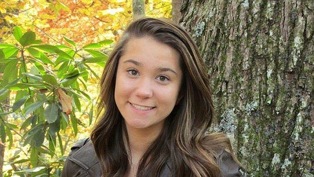 O tânără de 16 ani a dispărut după ce le-a trimis prietenilor un mesaj misterios