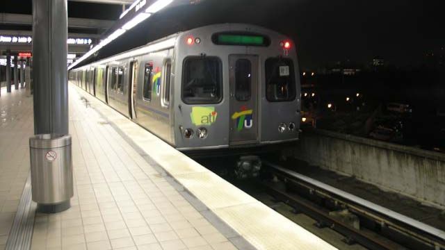 Povestea incredibilă a studentei care a renunțat la chirie pentru trenuri