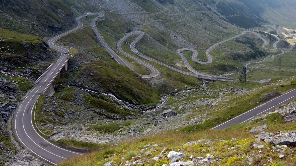 Traficul rutier pe Transfăgărăşan, închis. În ce interval orar nu se va putea circula 