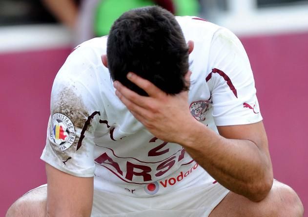 Amatorism în fotbalul românesc. O echipă de tradiţie, aproape de colaps. Jucătorii, în grevă