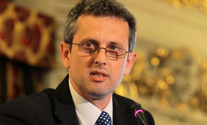  Economistul șef al BNR acuză „elitele prădătoare” - Acuzații dure: cine a slăbit societatea civilă