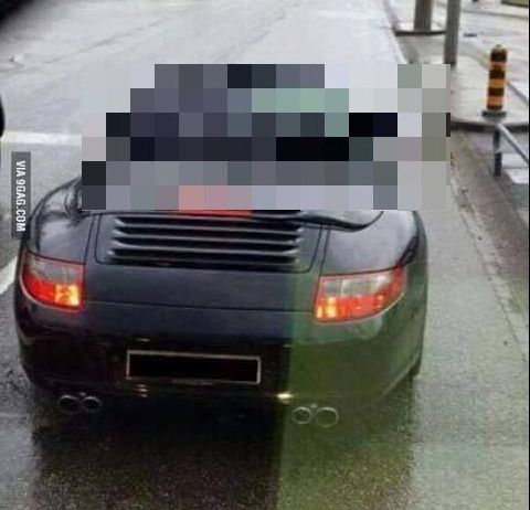 A scos decapotabila la plimbare prin ploaie. Detaliul surprinzător care i-a uimit pe toți șoferii