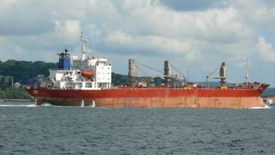 19 marinari români la bordul unei nave reţinute într-un port tunisian!