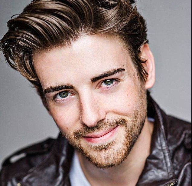 Un actor britanic, ”încolțit” de 15 polițiști. E incredibil! Ce au descoperit în casa lui