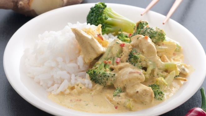 Reţeta zilei: Pui cu orez și broccoli