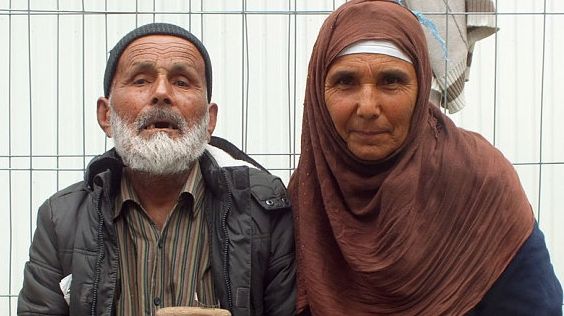 Cel mai bătrân refugiat: are 110 ani, nu vede şi nu aude 