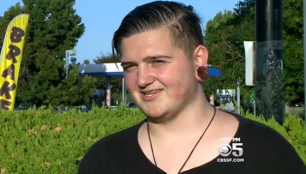 A găsit un portofel cu 2.300 de dolari, dar nu a stat pe gânduri. "Nici nu am numărat banii"