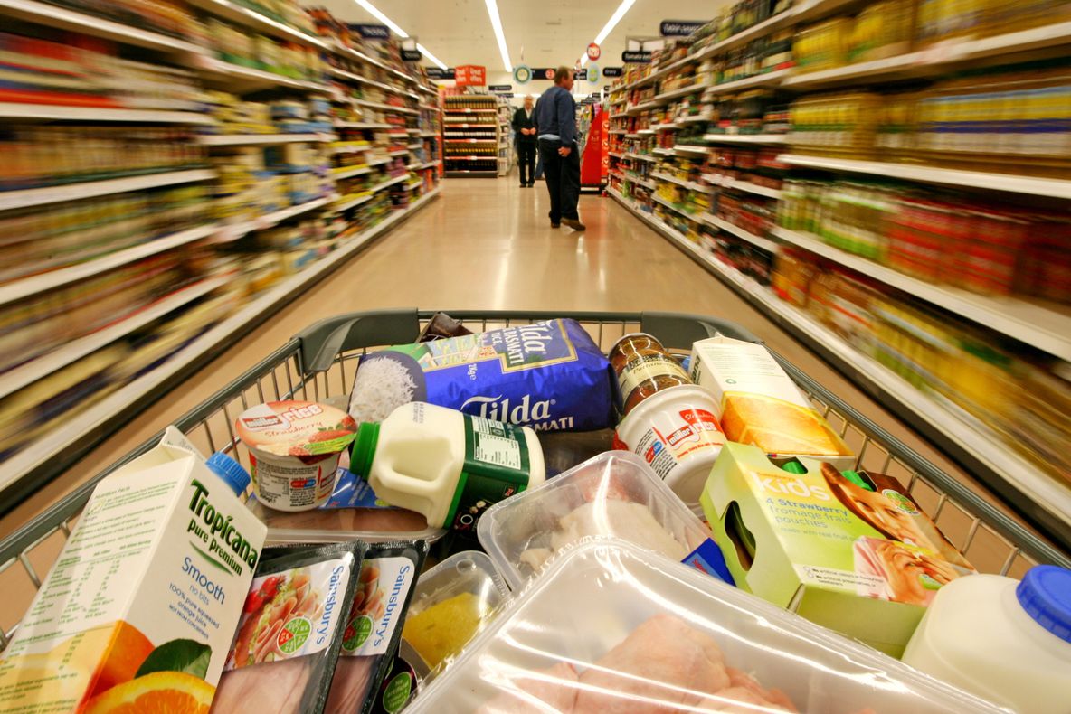 Ce se întâmplă dacă mănânci alimente expirate