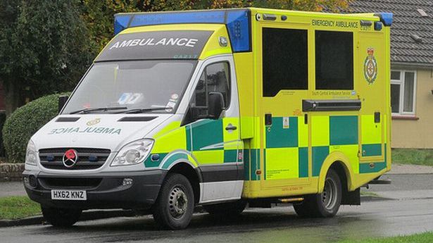 Au vrut să jefuiască o casă, dar au sfârşit prin a chema ambulanţa. "A fost cea mai uşoară misiune"