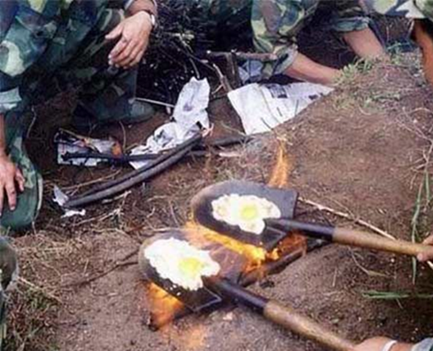 GALERIE FOTO. Soldaţii ruşi, pregătiţi de război. O să mori de râs când vei vedea cum arată