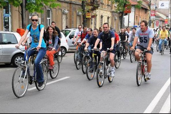 Ziua fără maşini. Lista orașelor în vei putea circula numai cu bicicleta sau pe jos, pentru o zi