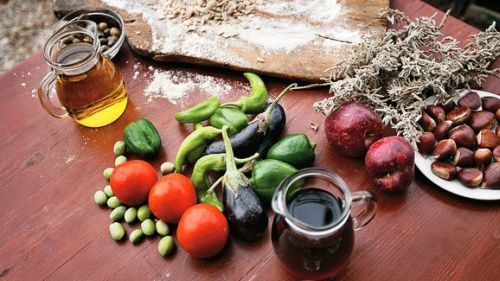 Secretele oamenilor care uită să moară. Ce mănâncă grecii din insula Ikaria