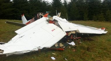 Păcat! Un avion s-a prăbuşit. Doi oameni au murit