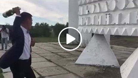 Victor Ponta, postare ironică pe Facebook după moțiunea eșuată a PNL