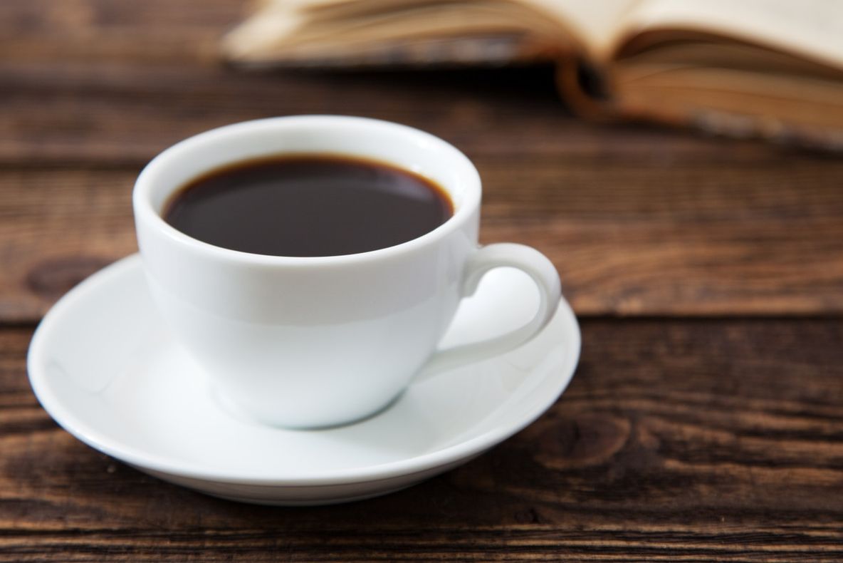 A băut 6 cafele pe zi şi n-a mâncat nimic, timp de câteva luni. Cum arată acum fata