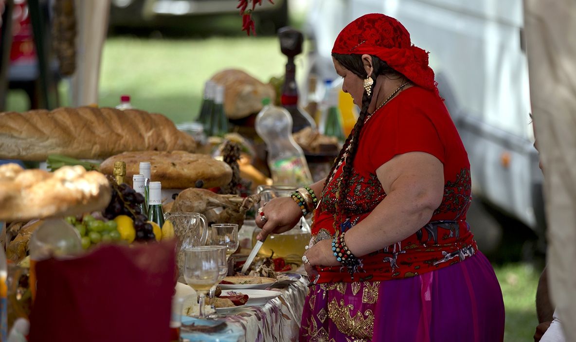 ANAF-ul a băgat spaima în romi. Cum au petrecut Sfânta Maria la Costeşti
