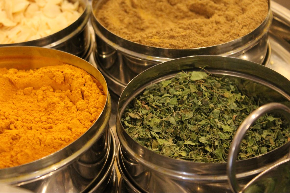 Beneficiile fruzelor de curry. Cum le putem folosi