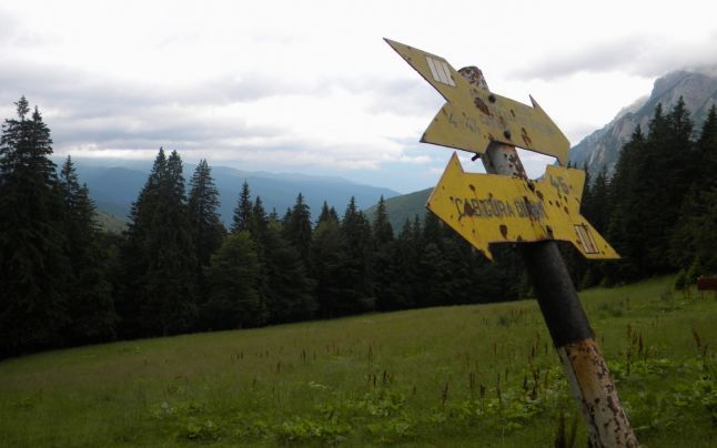 Locul straniu din Bucegi unde telefoanele mobile se descarcă. Misterul "pietrelor calde"