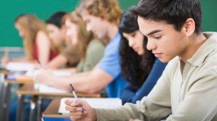 Educaţia sexuală ar putea deveni materie obligatorie în şcoli