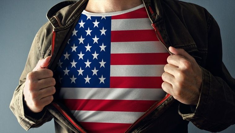 S-a dus la şcoală îmbrăcat cu un tricou cu steagul SUA. De ce l-au pedepsit profesorii