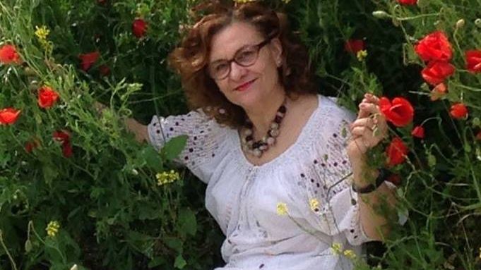 Grapini, renumită pentru greşelile de gramatică, primeşte o diplomă pentru promovarea limbii române