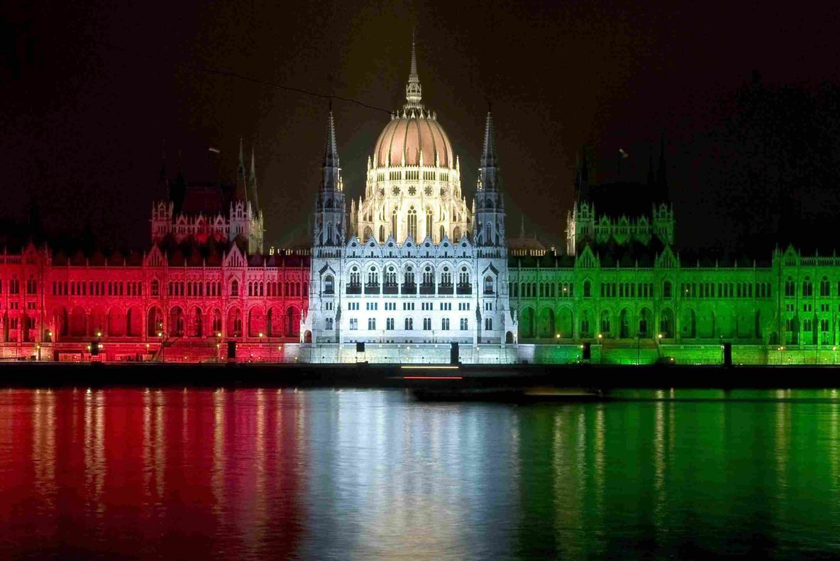 Guvernul maghiar se implică în fotbalul românesc! Autoritățile ungare au preluat o echipă de la noi