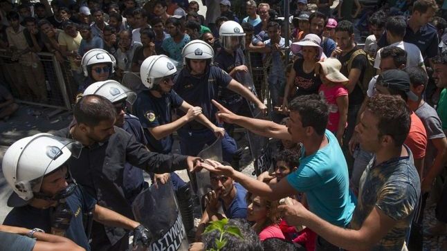 Criza imigranților. ONU avertizează: Cel puțin 8.000 de migranţi vor sosi, zilnic, în Europa