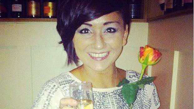 Această tânără este somnambulă. În timp ce dormea a făcut ceva îngrozitor