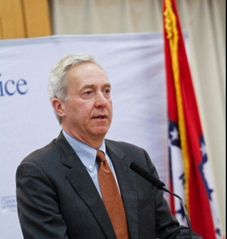 Băsescu, critici la adresa ambasadorului SUA: M-a deranjat. E greşit să stimuleze rămânerea în piaţă