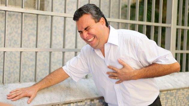 Profesorul de matematică s-a prăbuşit la podea. Reacţia unui elev face înconjurul Facebook-ului