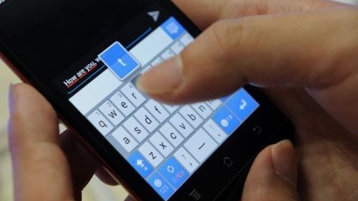 Un tată nervos a trimis un mesaj către un număr greșit. Răspunsul primit a devenit viral