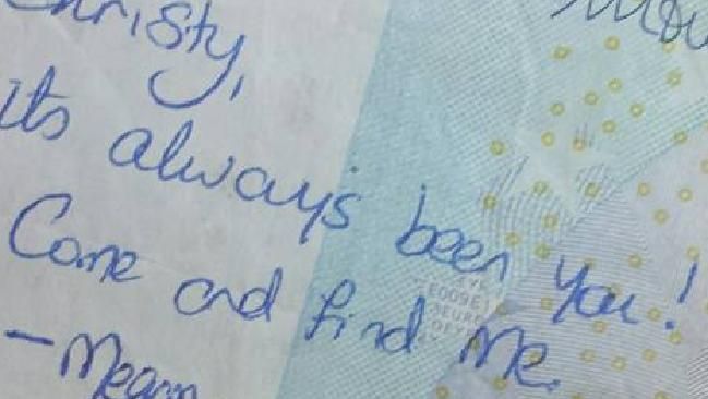 I-a scris fostului iubit un mesaj pe o bancnotă. Ce s-a întâmplat apoi e ridicol