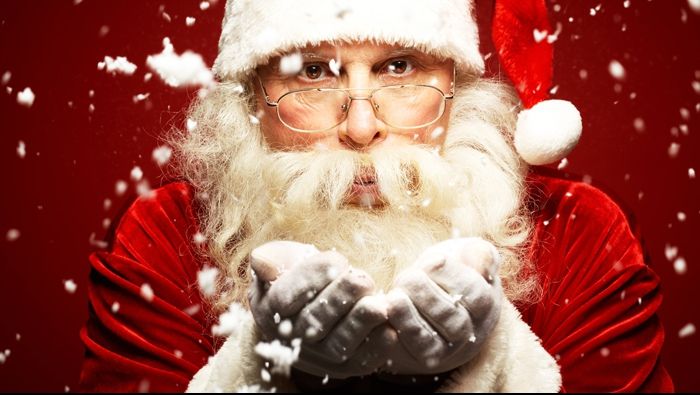 De ce este roșu costumul lui Moș Crăciun?