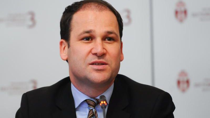 Robert Negoiţă se retrage din cursa pentru şefia PSD. Îl susţine pe Liviu Dragnea