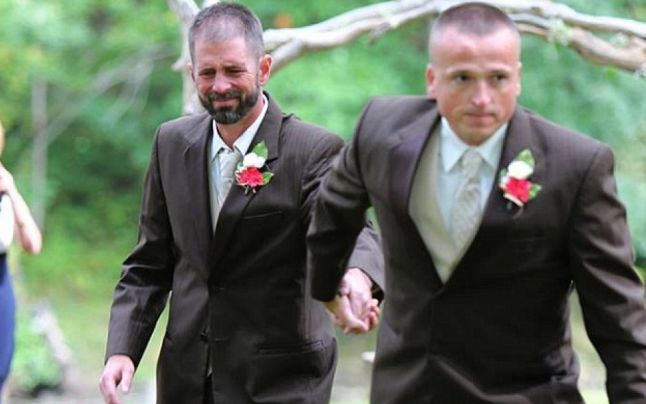 Gestul emoţionant al unui tată la nunta fiicei sale. Toţi invitaţii au început să plângă