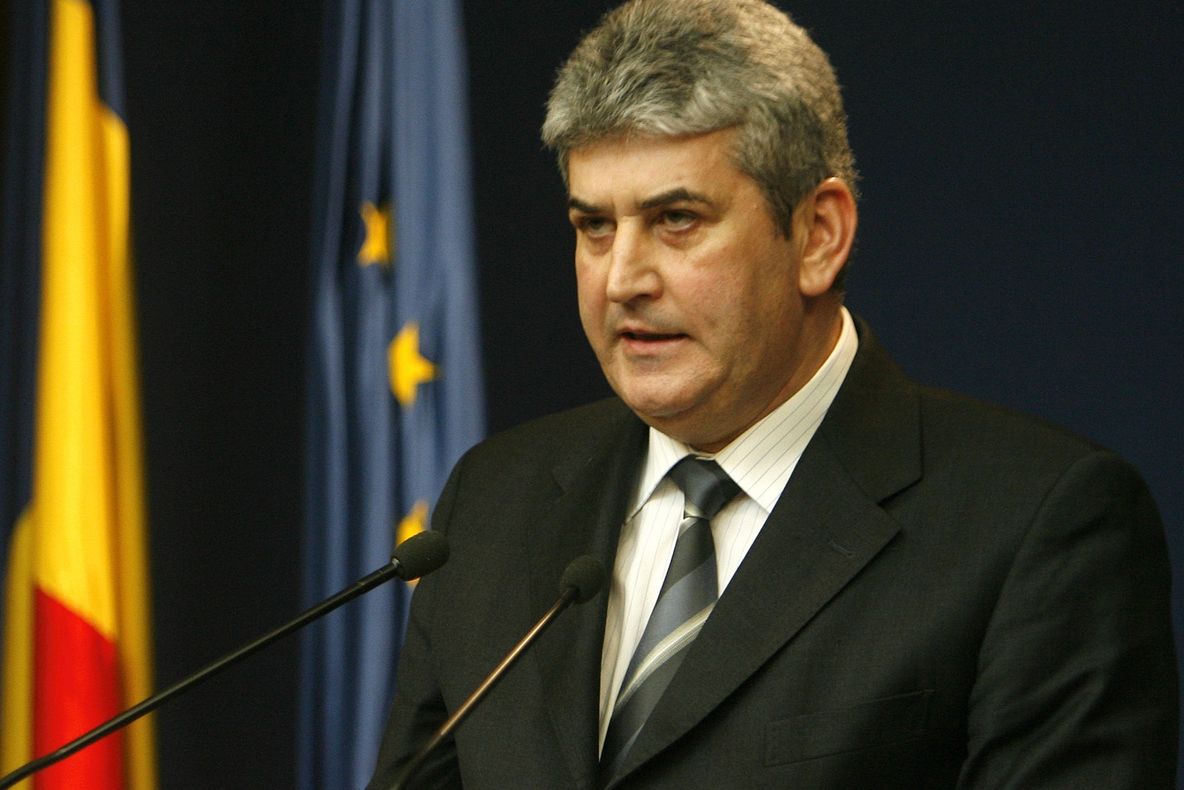 Oprea, la Consiliul JAI: România nu este de acord cu impunerea unor cote obligatorii de imigranți  